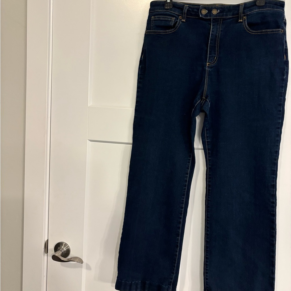 MICHAEL KORS JEANS WOMEN  SIZE 12
TWO BUTTONS & ZIPPER IN FRONT